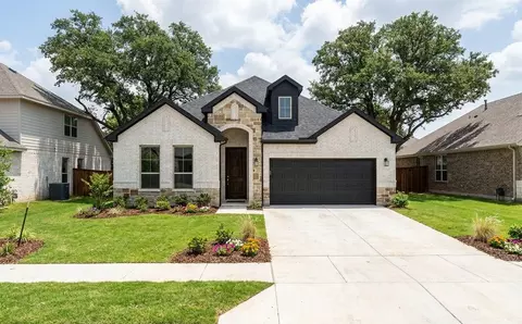 725 Rainer Ct, Red Oak, TX 75154