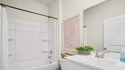 Bath - 7127 Meadow Walk Loop, Loris, SC 29569 photo 2 of 2