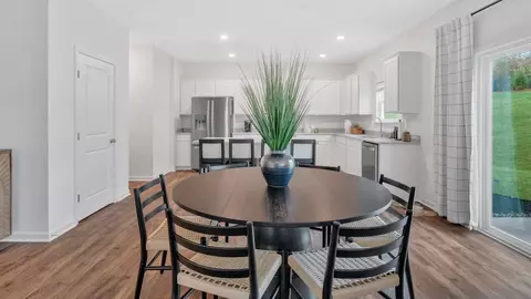 Dining - 1002 Persimmon Holw, Greeneville, TN 37745 photo 3 of 9
