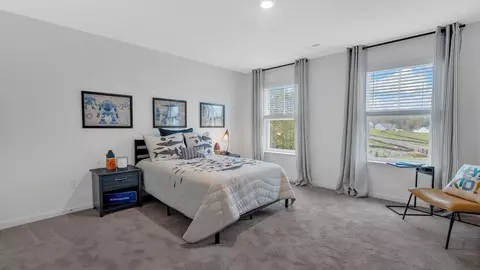 Bedroom - 1002 Persimmon Holw, Greeneville, TN 37745 photo 5 of 11