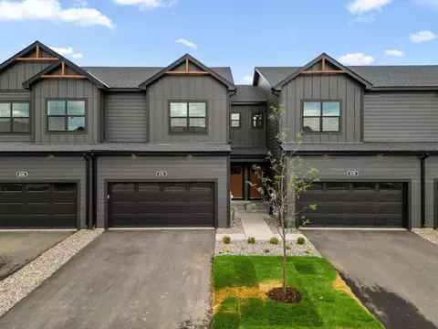 676 Tulare Ter, Newport, MN 55055