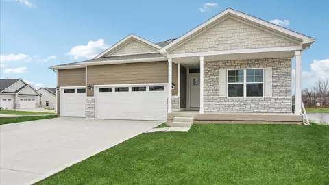 5131 168th St, Urbandale, IA 50323