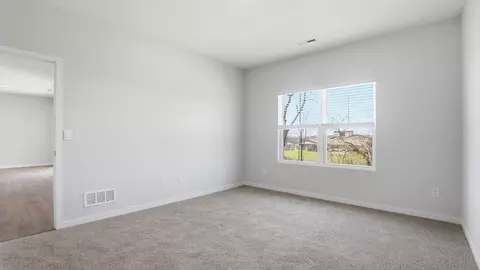 Bedroom - 1795 Pumpkin Ridge Rd, Circleville, OH 43113 photo 2 of 25