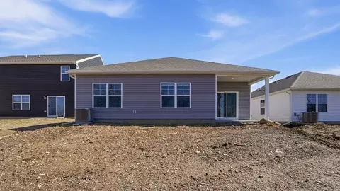 Exterior - 1795 Pumpkin Ridge Rd, Circleville, OH 43113 photo 6 of 10