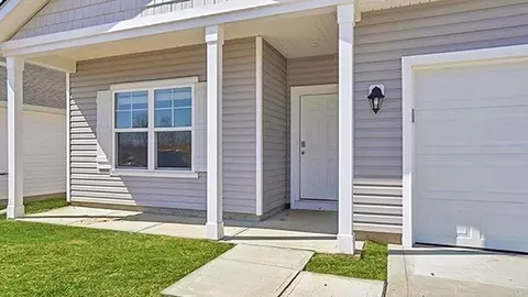 Exterior - 1795 Pumpkin Ridge Rd, Circleville, OH 43113 photo 3 of 10