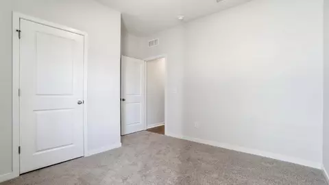 Bedroom - 1795 Pumpkin Ridge Rd, Circleville, OH 43113 photo 12 of 25