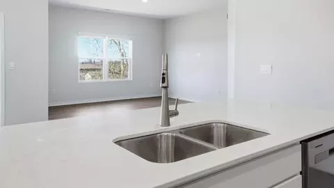 Kitchen - 1795 Pumpkin Ridge Rd, Circleville, OH 43113 photo 5 of 11