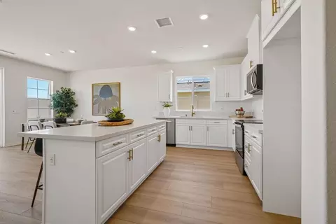Kitchen - 27329 Dunite Dr, Perris, CA 92571 photo 2 of 4