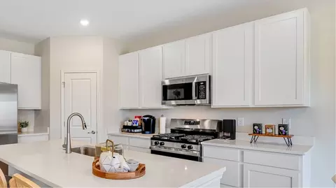 Kitchen - 14963 S Henebry Ln, Plainfield, IL 60544 photo 4 of 5