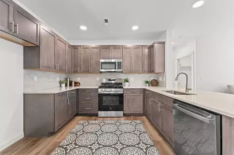 Kitchen - 5089 Squirrel St, Springfield, OR 97478 photo 1 of 4