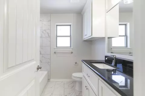 Bath - 2920 E Northampton St, Broken Arrow, OK 74014 photo 6 of 8