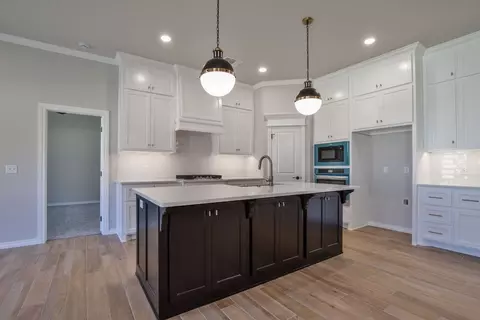 Kitchen - 2920 E Northampton St, Broken Arrow, OK 74014 photo 2 of 13