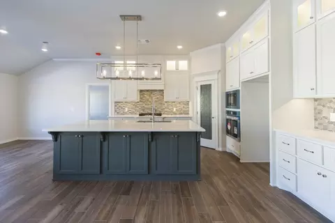 Kitchen - 2920 E Northampton St, Broken Arrow, OK 74014 photo 8 of 13