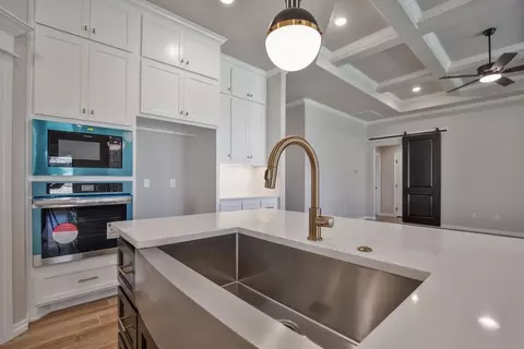 Kitchen - 2920 E Northampton St, Broken Arrow, OK 74014 photo 4 of 13