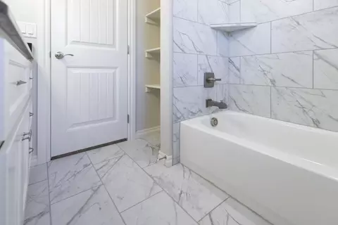 Bath - 2920 E Northampton St, Broken Arrow, OK 74014 photo 7 of 8