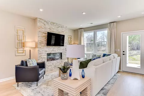 Living - 5334 Proper Ct, North Augusta, SC 29860 photo 7 of 8