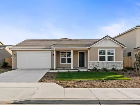 2973 Riviera Ave, Tulare, CA 93274