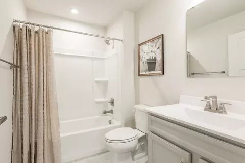 Bath - 18432 Patchwork Dr, Milford, DE 19963 photo 1 of 2