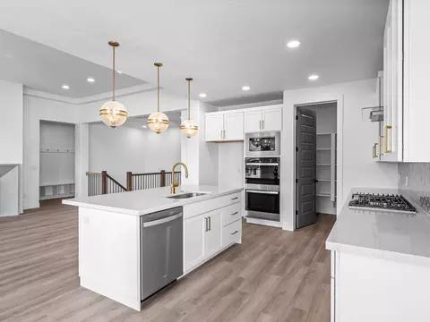 Kitchen - 624 N Legend Cir, Mapleton, UT 84664 photo 2 of 2