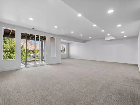 Living - 624 N Legend Cir, Mapleton, UT 84664 photo 2 of 2