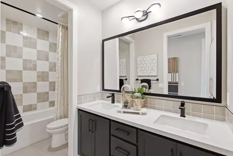 Bath - 5669 Wildrye Ln, Antioch, CA 94531 photo 8 of 10