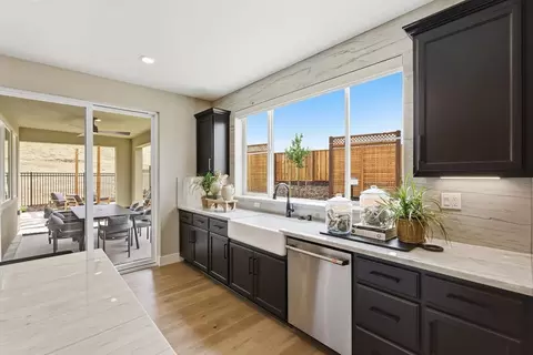 Kitchen - 5669 Wildrye Ln, Antioch, CA 94531 photo 4 of 6