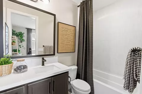 Bath - 5669 Wildrye Ln, Antioch, CA 94531 photo 7 of 10