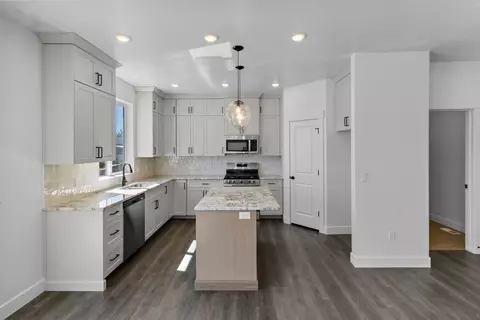 Kitchen - 906 E 120 N, Tremonton, UT 84337 photo 1 of 2