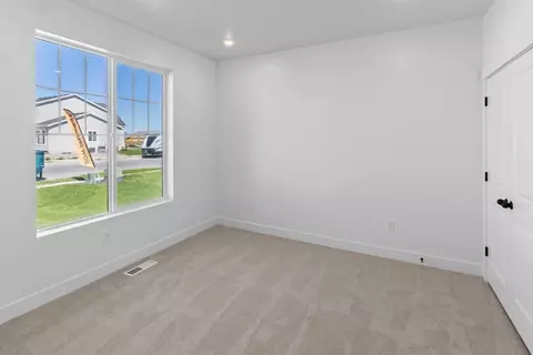 Bedroom - 906 E 120 N, Tremonton, UT 84337 photo 2 of 3