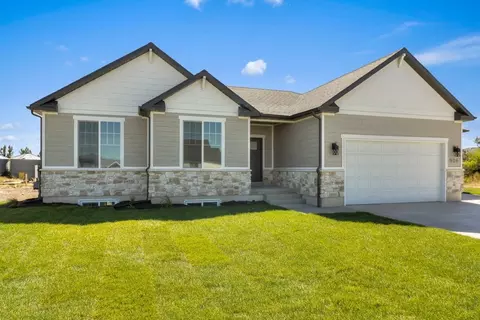 Exterior - 906 E 120 N, Tremonton, UT 84337 photo 2 of 3