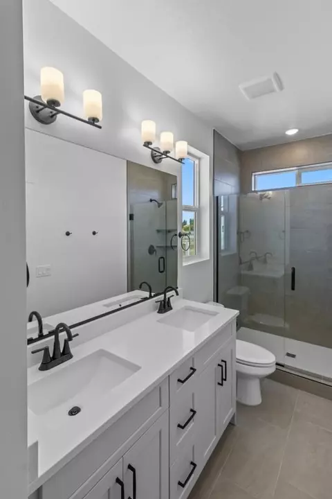 Bath - 906 E 120 N, Tremonton, UT 84337 photo 1 of 2