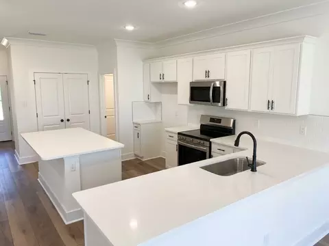 Kitchen - 2975 Houston Place Dr, Crestview, FL 32539 photo 3 of 6
