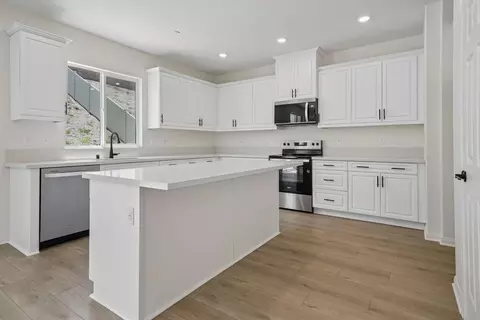 Kitchen - 27379 Dunite Dr, Perris, CA 92571 photo 1 of 4