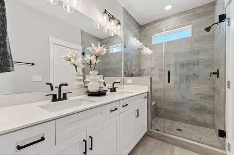 Bath - 581 Bandon Aly, Cary, NC 27513 photo 3 of 6