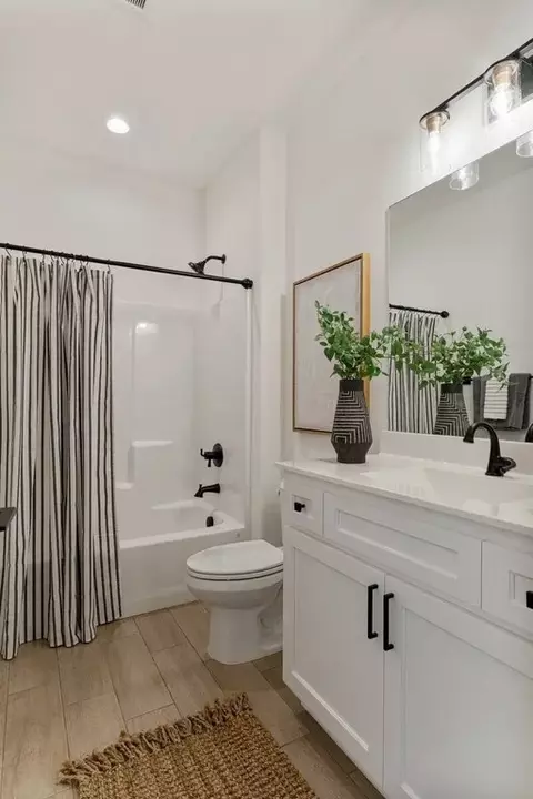 Bath - 31042 E 65th Pl S, Broken Arrow, OK 74014 photo 6 of 10