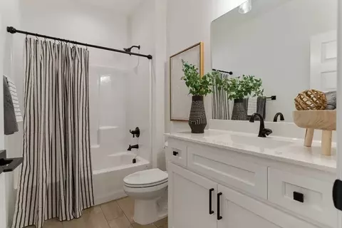 Bath - 31042 E 65th Pl S, Broken Arrow, OK 74014 photo 5 of 10
