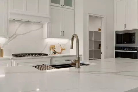 Kitchen - 31042 E 65th Pl S, Broken Arrow, OK 74014 photo 9 of 11
