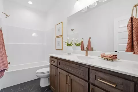 Bath - 31042 E 65th Pl S, Broken Arrow, OK 74014 photo 2 of 12