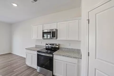 Kitchen - 907 Declaration Dr, Nevada, TX 75173 photo 2 of 2
