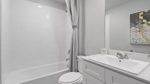 Bath - 304 Blanco Dr, Azle, TX 76020 photo 4 of 11