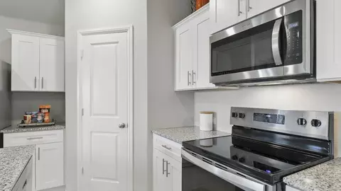 Kitchen - 304 Blanco Dr, Azle, TX 76020 photo 7 of 11