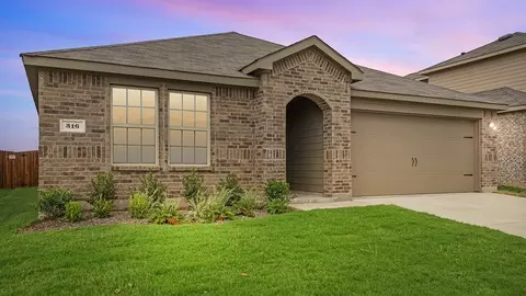 304 Blanco Dr, Azle, TX 76020