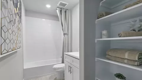 Bath - 304 Blanco Dr, Azle, TX 76020 photo 3 of 11