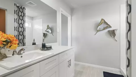 Bath - 304 Blanco Dr, Azle, TX 76020 photo 7 of 11