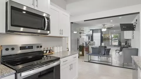 Kitchen - 304 Blanco Dr, Azle, TX 76020 photo 10 of 11