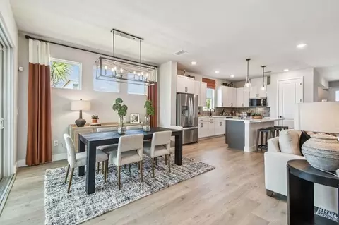 Dining - 7949 Reflection Pkwy, Bradenton, FL 34210 photo 1 of 2