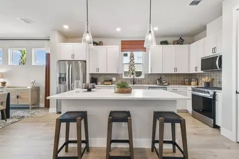 Kitchen - 7949 Reflection Pkwy, Bradenton, FL 34210 photo 1 of 1
