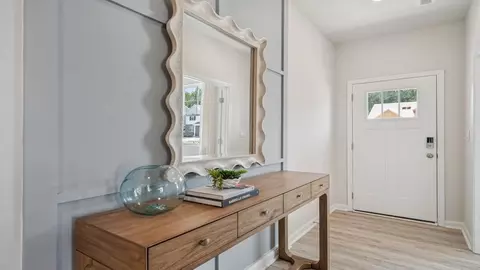 Entry Way - 5001 Melanie Ct, Suffolk, VA 23434 photo 3 of 5