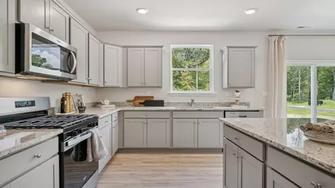 Kitchen - 5001 Melanie Ct, Suffolk, VA 23434 photo 6 of 7