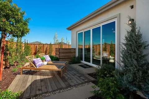 Exterior - 1315 Parkcrest Cir, Manteca, CA 95336 photo 7 of 15